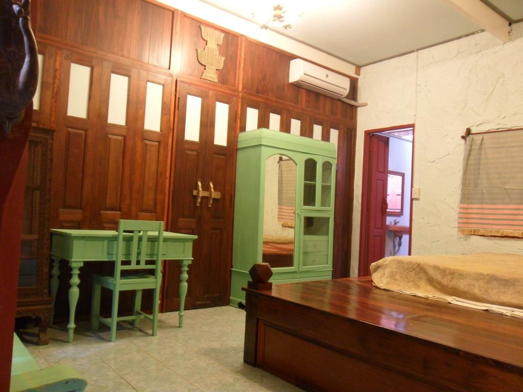Ayutthaya Bouchic Hostel Εξωτερικό φωτογραφία