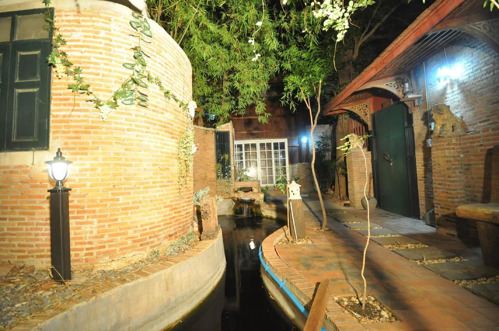 Ayutthaya Bouchic Hostel Εξωτερικό φωτογραφία