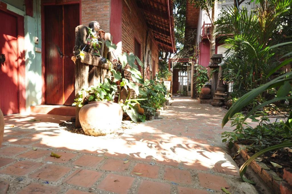 Ayutthaya Bouchic Hostel Εξωτερικό φωτογραφία