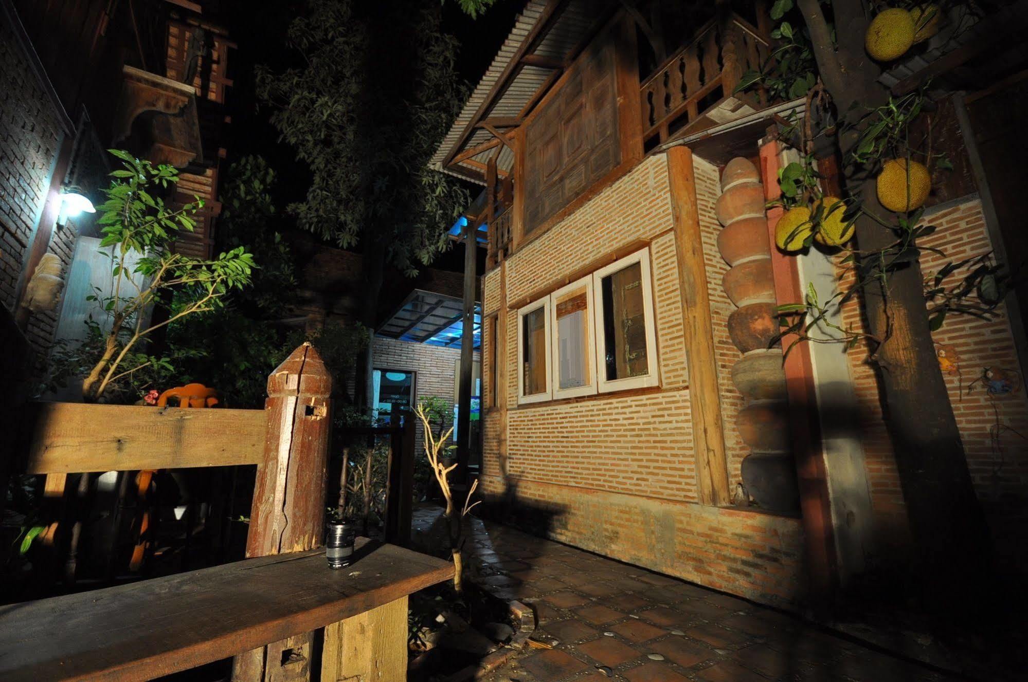 Ayutthaya Bouchic Hostel Εξωτερικό φωτογραφία