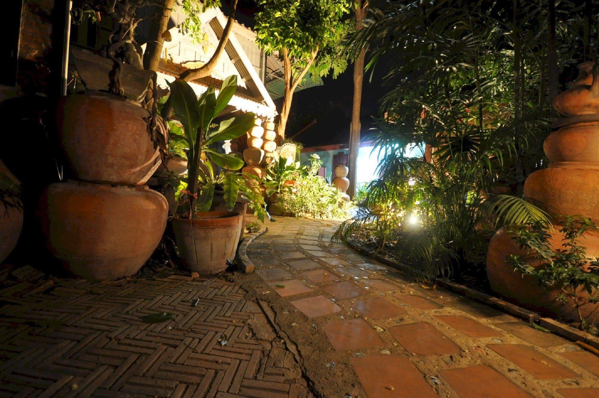 Ayutthaya Bouchic Hostel Εξωτερικό φωτογραφία